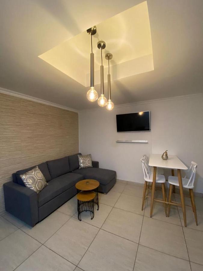 White Sands Apartments, 3 Minutes Walking To The Beach Palm Beach Buitenkant foto